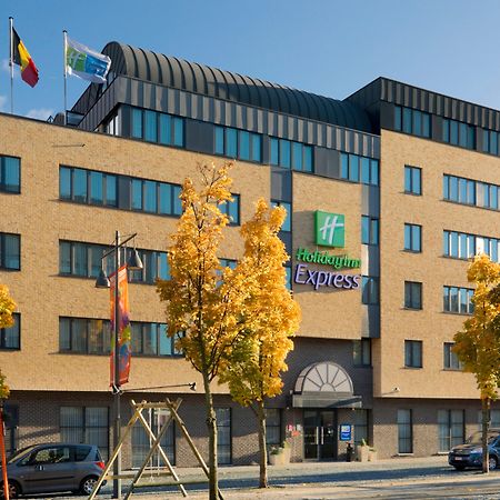 Holiday Inn Express Hasselt By Ihg Экстерьер фото