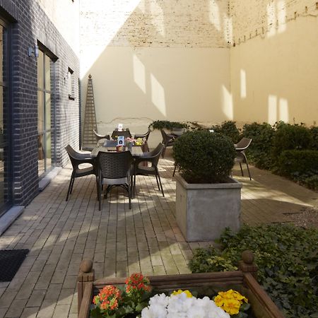 Holiday Inn Express Hasselt By Ihg Экстерьер фото