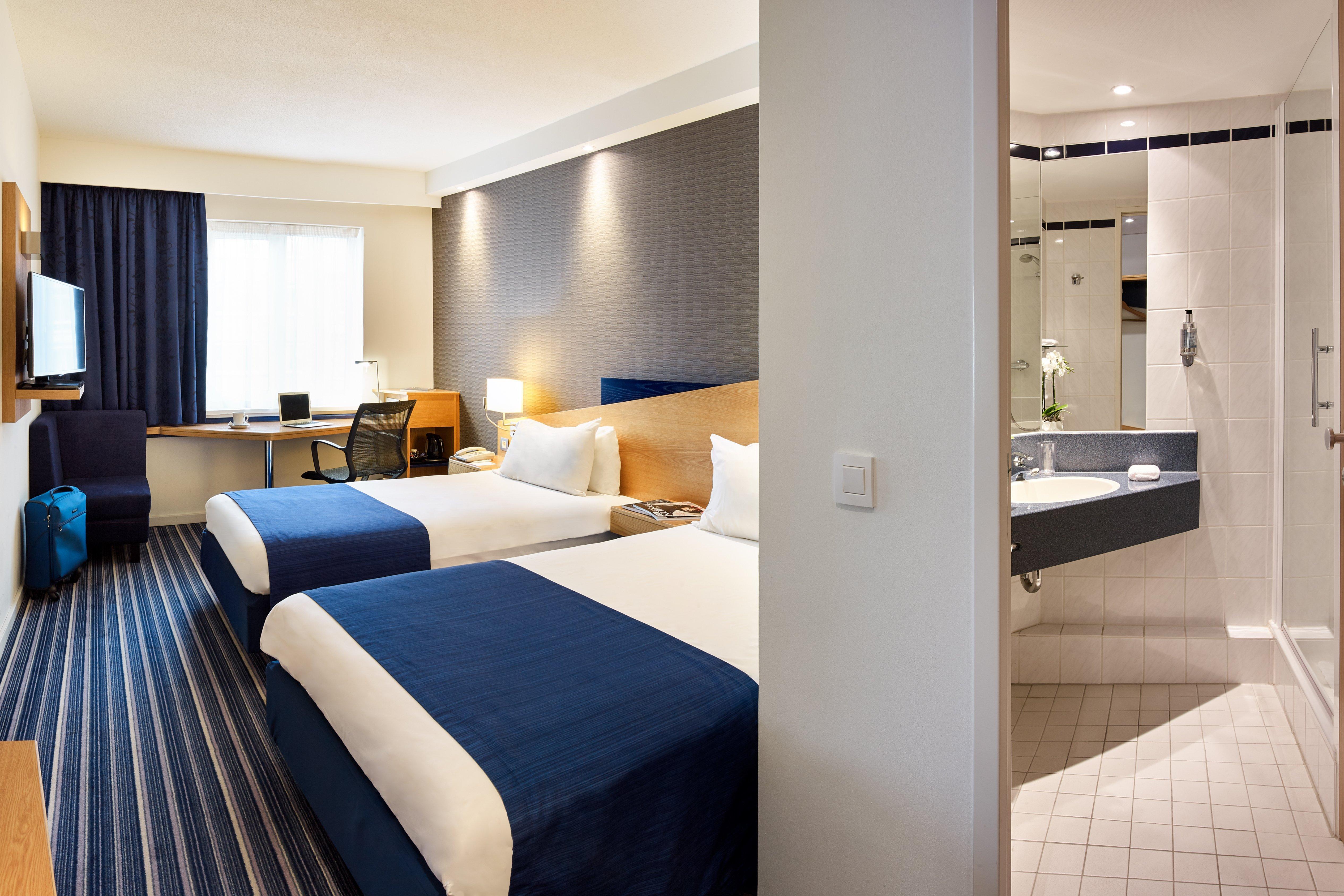 Holiday Inn Express Hasselt By Ihg Экстерьер фото