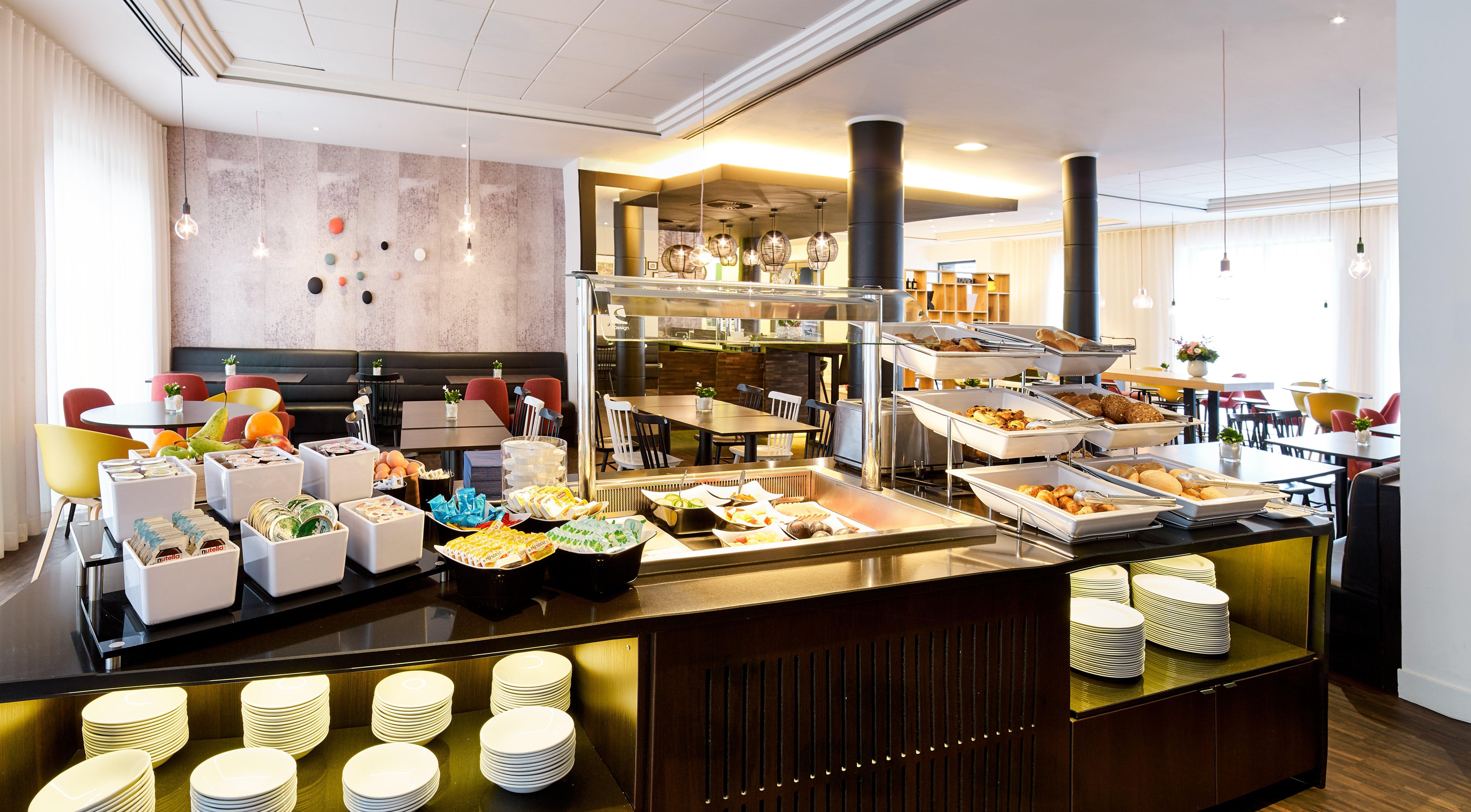 Holiday Inn Express Hasselt By Ihg Экстерьер фото
