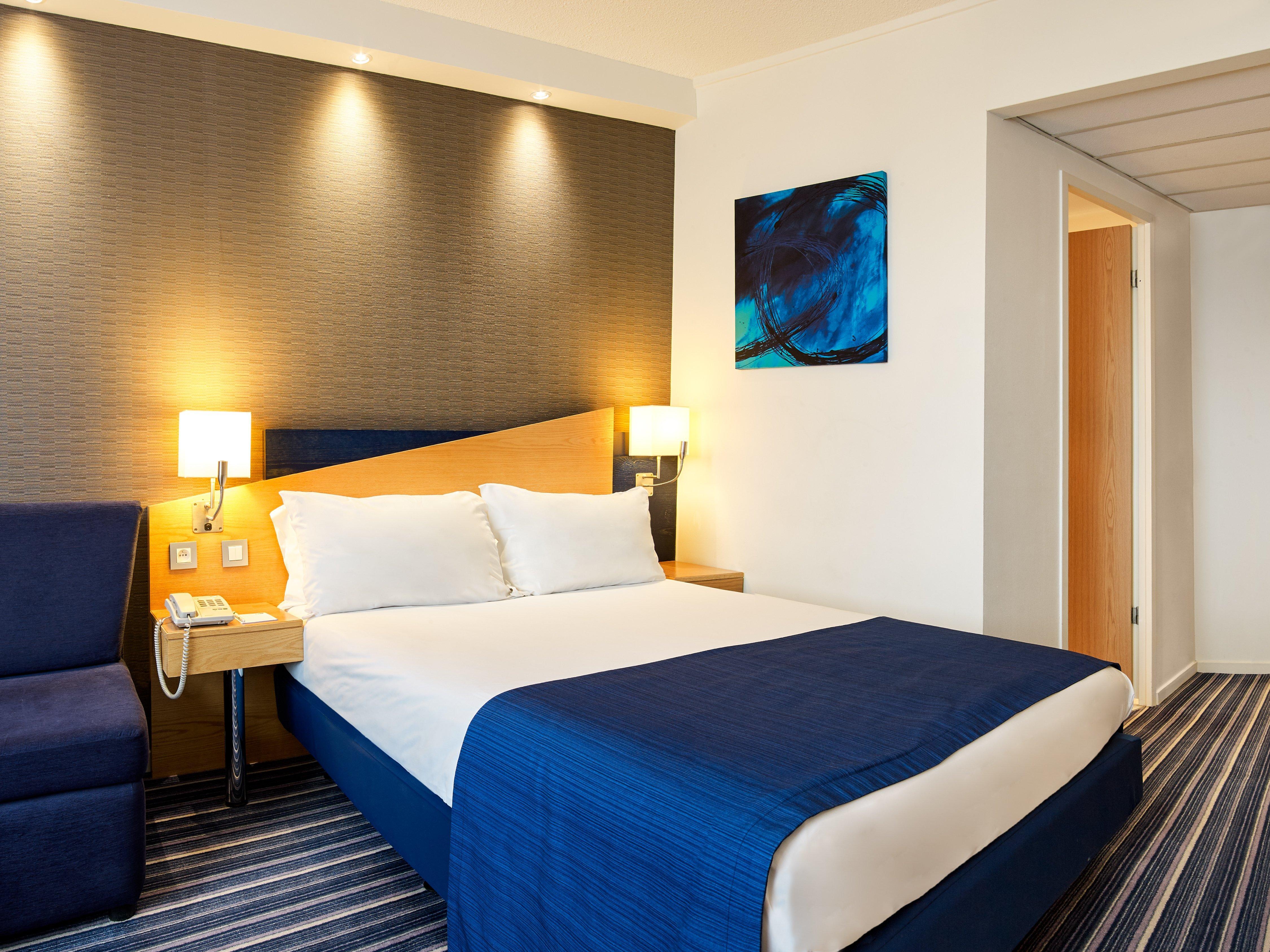Holiday Inn Express Hasselt By Ihg Экстерьер фото