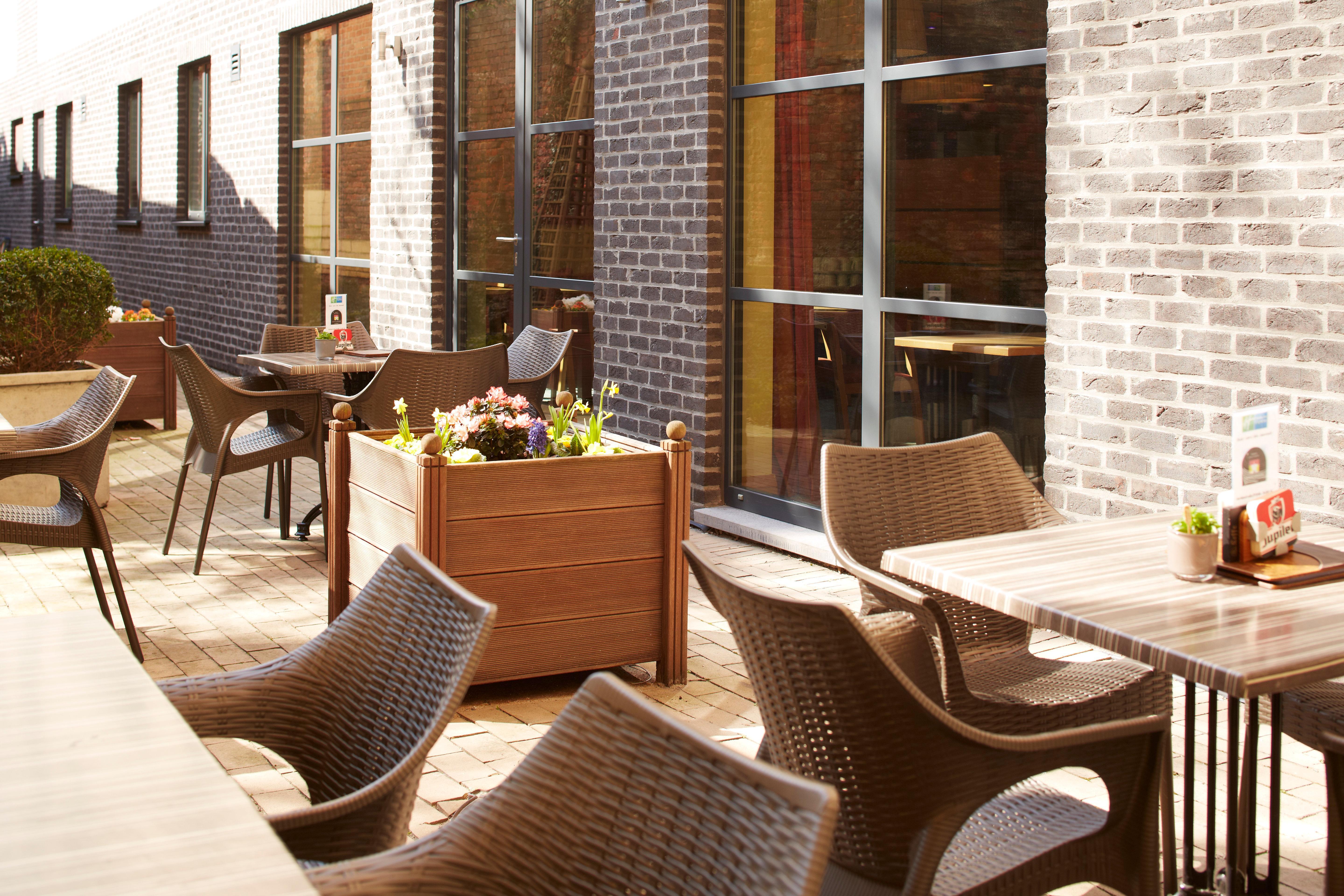 Holiday Inn Express Hasselt By Ihg Экстерьер фото