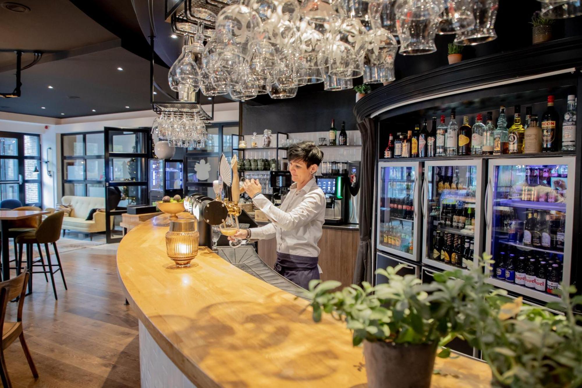 Holiday Inn Express Hasselt By Ihg Экстерьер фото