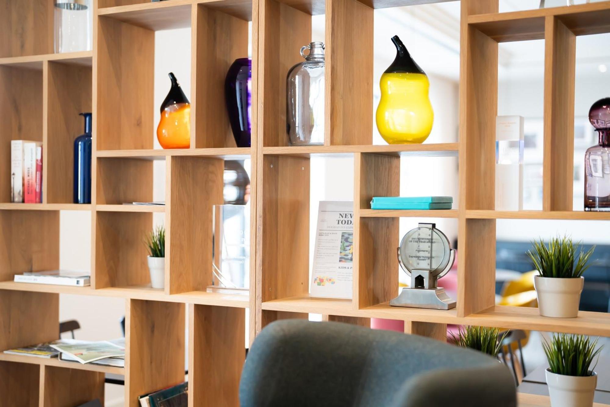 Holiday Inn Express Hasselt By Ihg Экстерьер фото