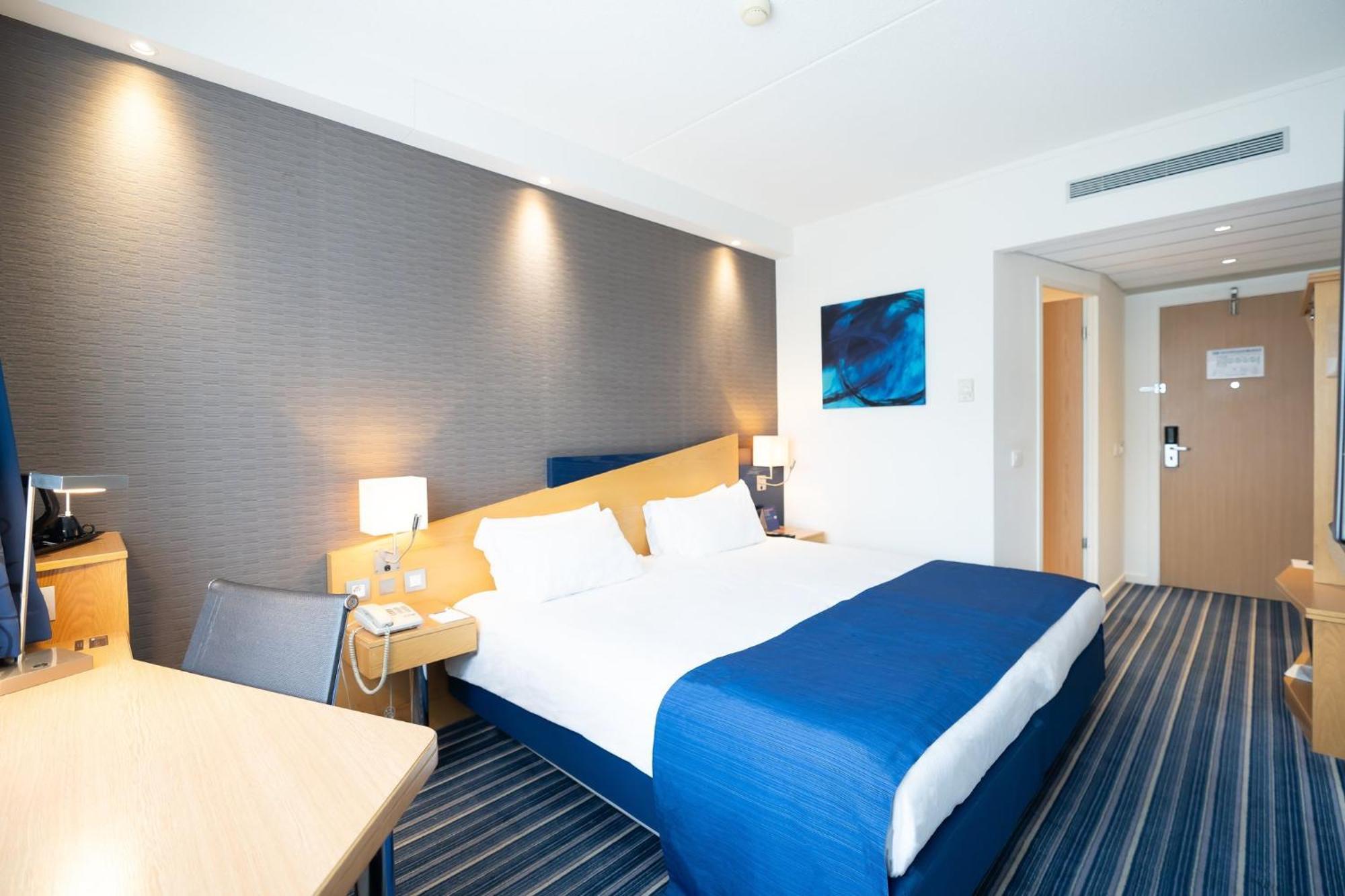 Holiday Inn Express Hasselt, An Ihg Hotel Экстерьер фото