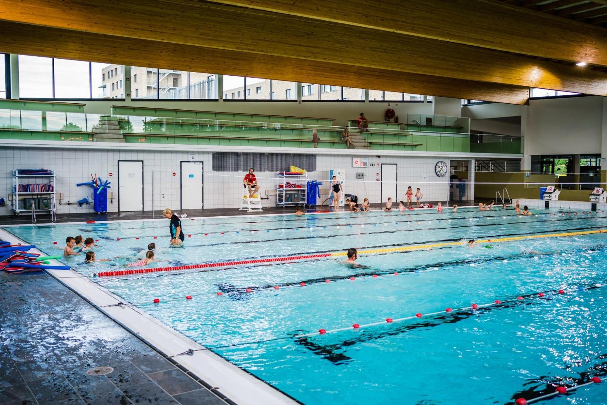 Holiday Inn Express Hasselt By Ihg Экстерьер фото