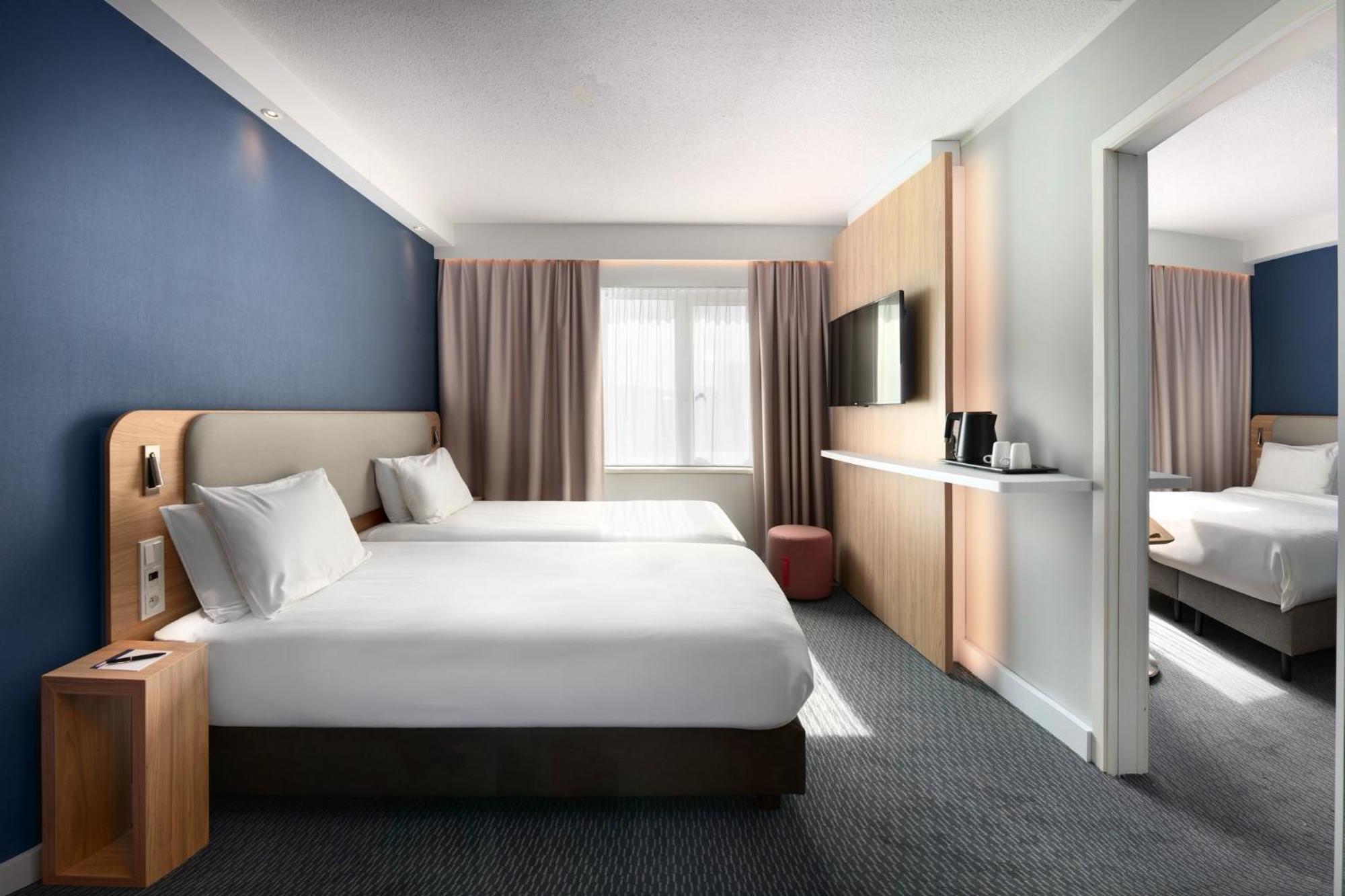 Holiday Inn Express Hasselt By Ihg Экстерьер фото